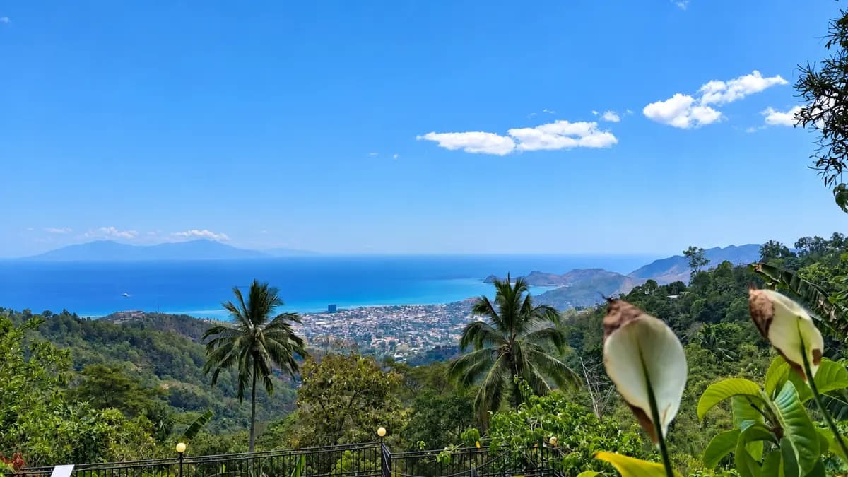 Dili and its bay from the hills