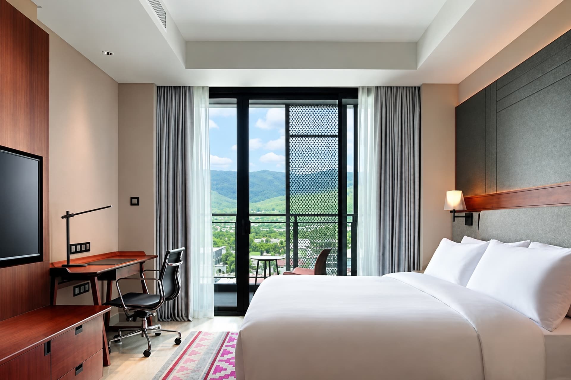 Palm Springs Hotel Dili: Deluxe King Room, photo 1 of 4
