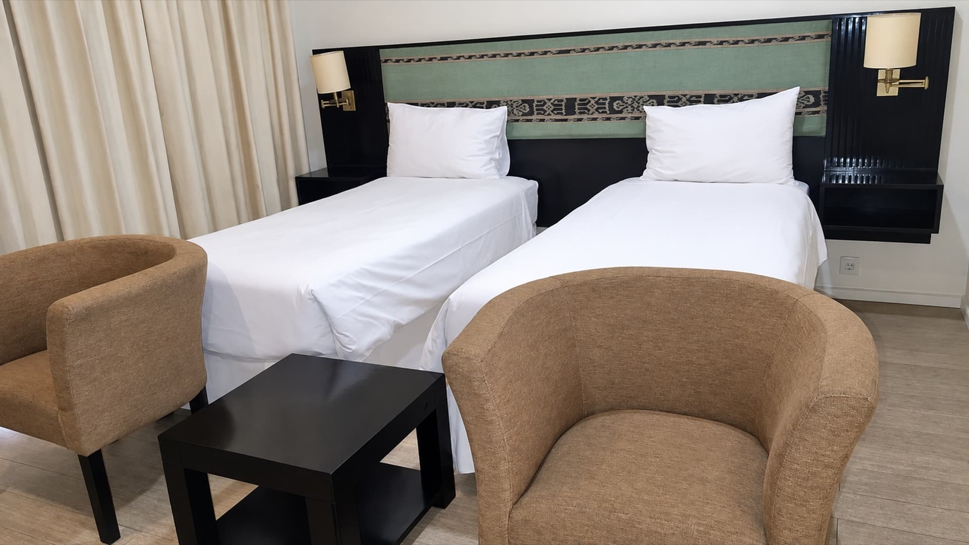 Pousada de Baucau: Twin bed, photo 1 of 6