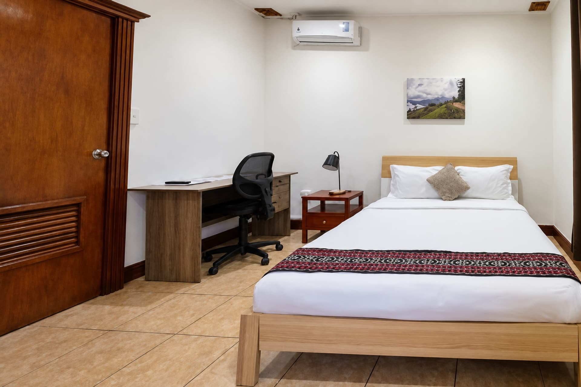 Sunset Inn by Pro-Ema: Economy Single Room, photo 1 of 1