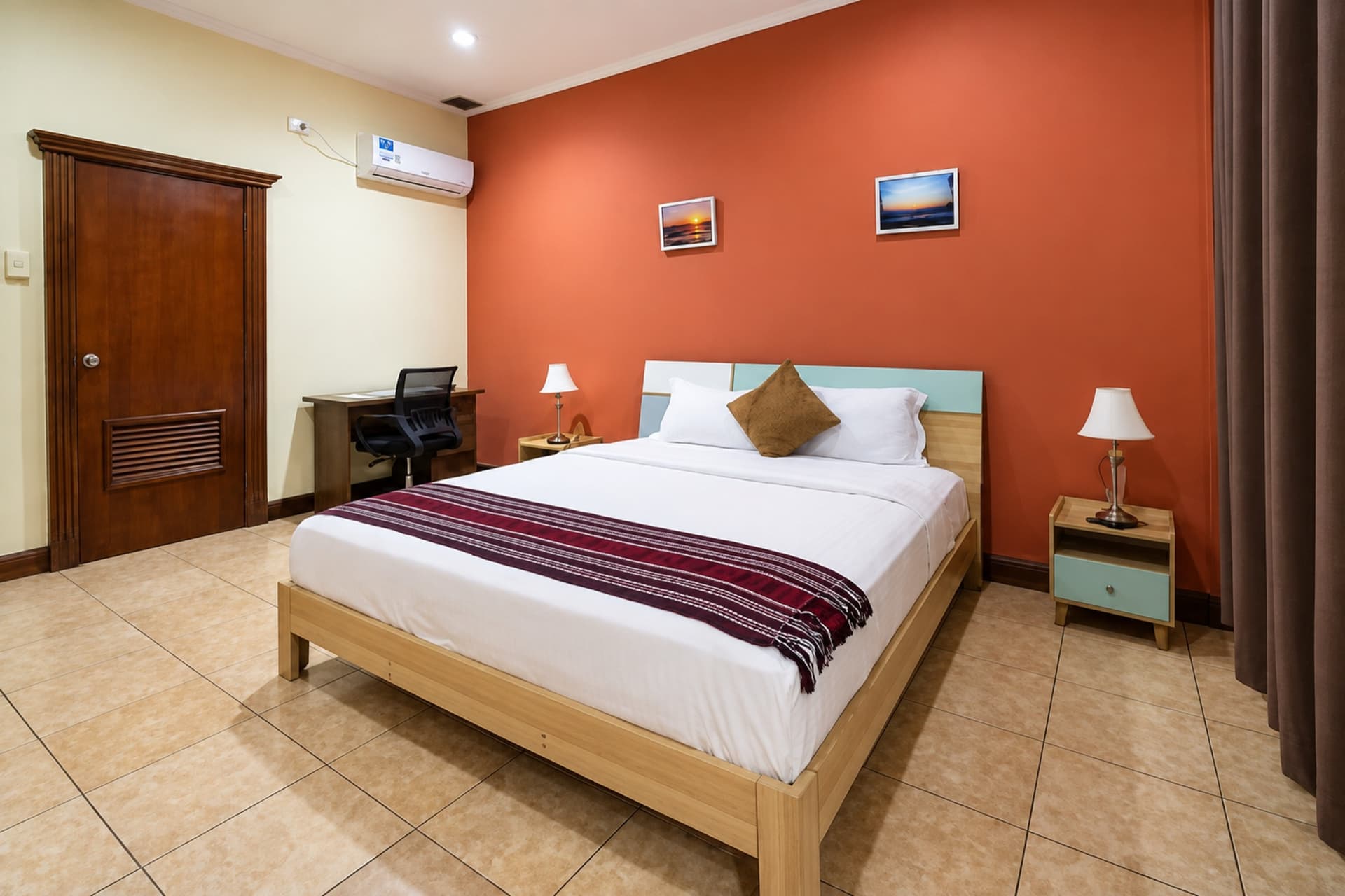 Sunset Inn by Pro-Ema: Standard King Room, photo 1 of 4