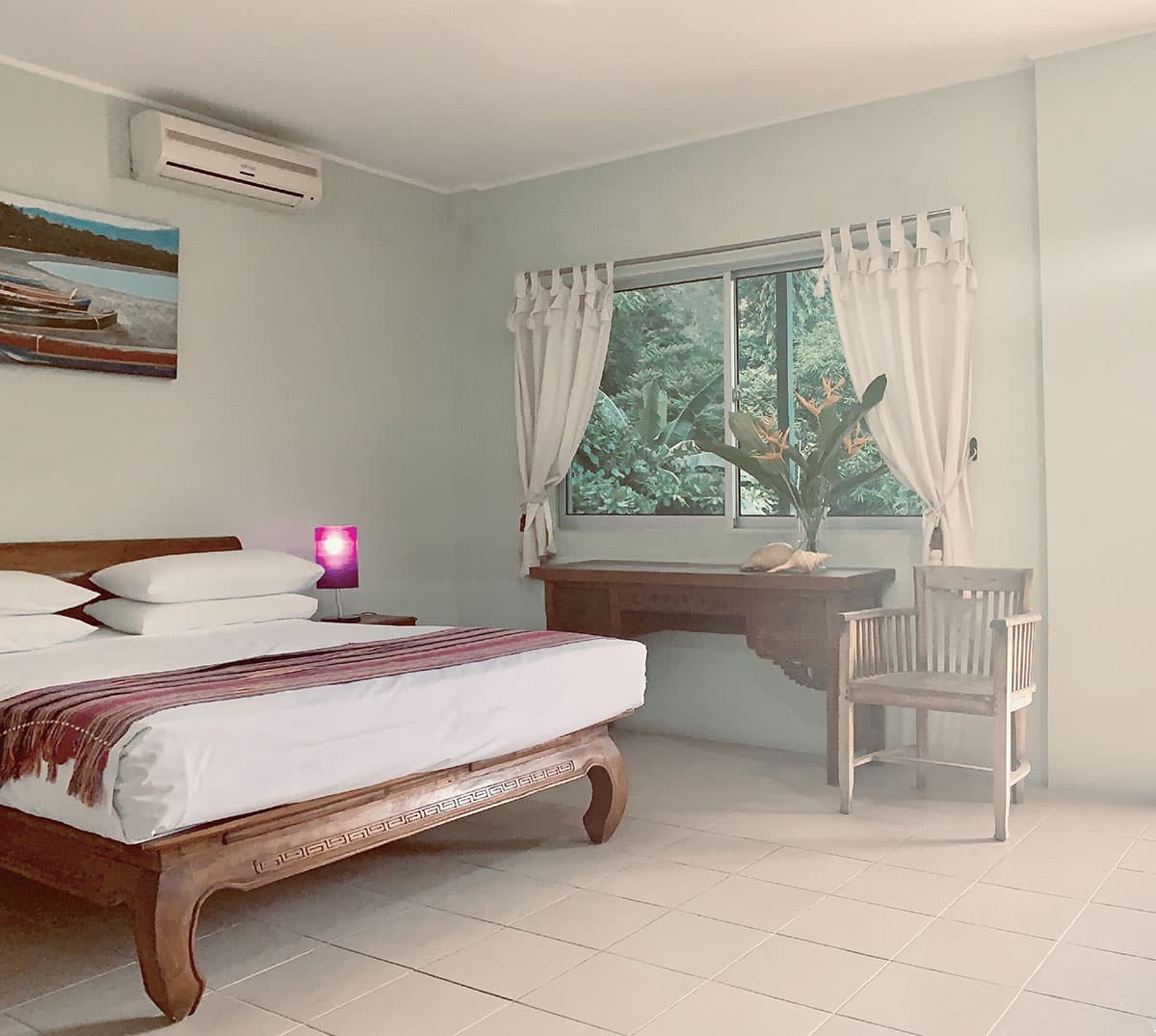 Beachside Hotel & Cafe Dili — Queen Deluxe Room, photo 1 of 1