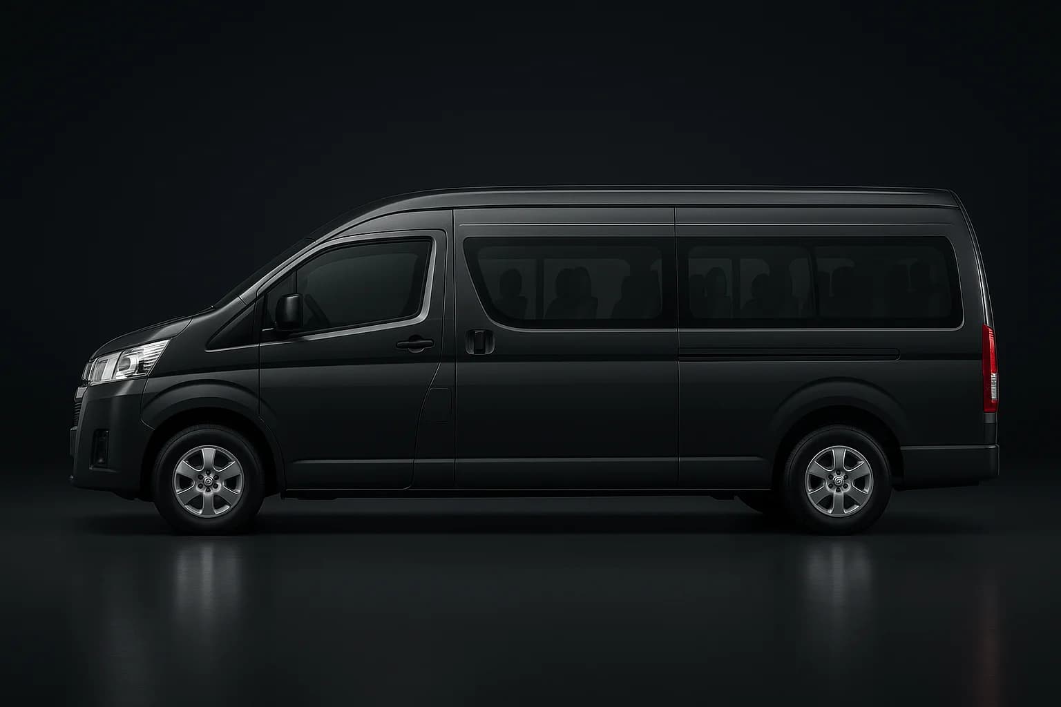 Toyota HiAce Deluxe 10-Seater — photo 2 of 3
