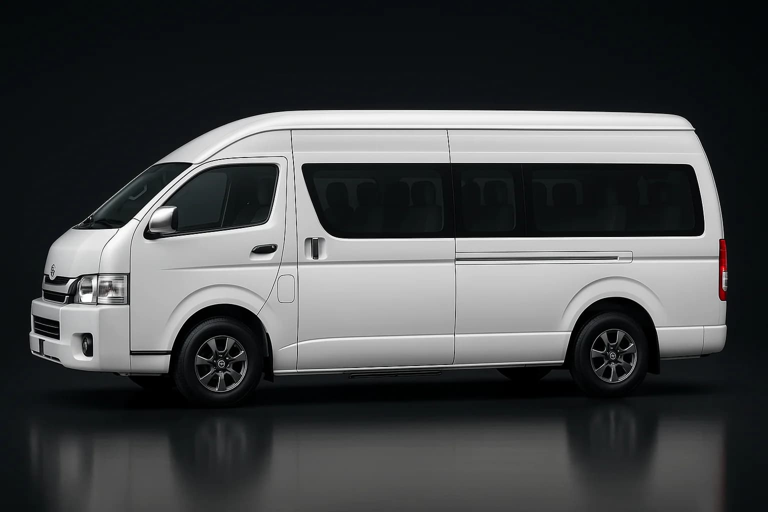 Toyota Commuter 16-Seater — photo 2 of 3