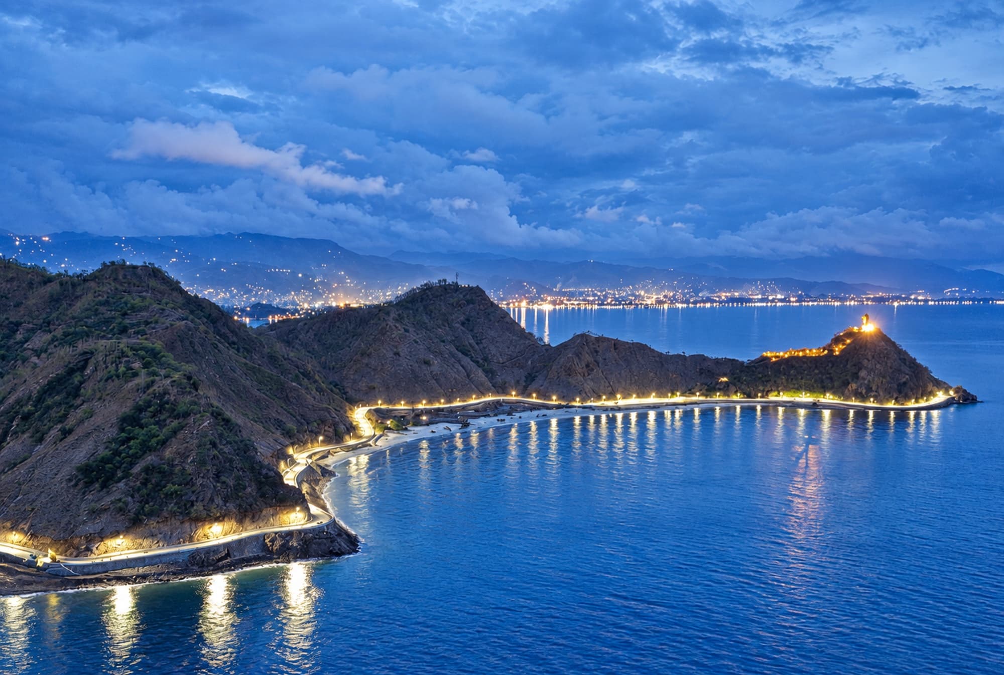Dili Half-Day Tour: Cristo Rei, Tais Market & Dare Memorial (1/4)