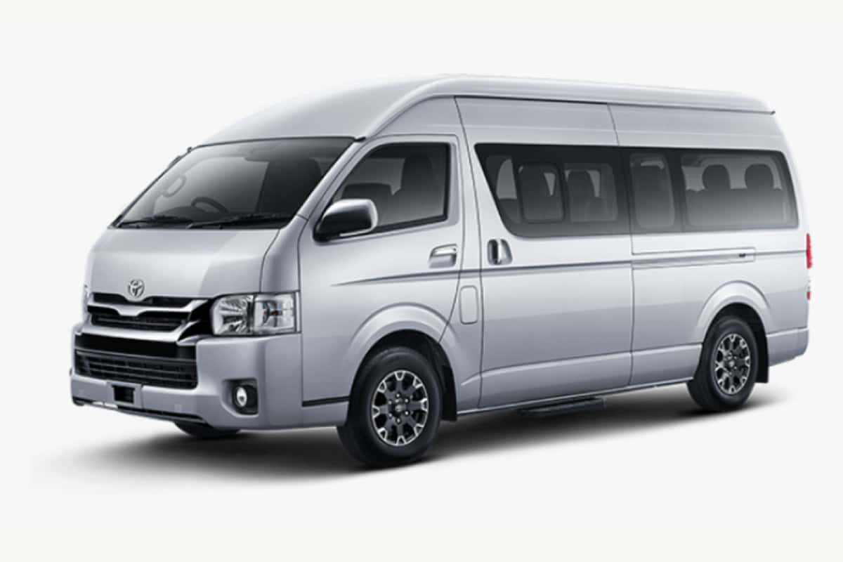 Toyota HiAce Deluxe 10-Seater (1/2)